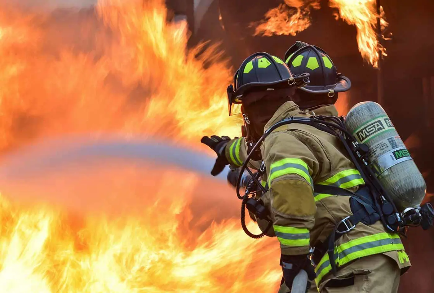 Hoe bescherm je je werf tegen brand? - Comment protéger vos chantiers de l’incendie ?